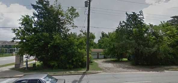 ± 1.3 Acres | 2605 E Villa Maria Road | Bryan, TX: 2605 E Villa Maria Rd, Bryan, TX 77802